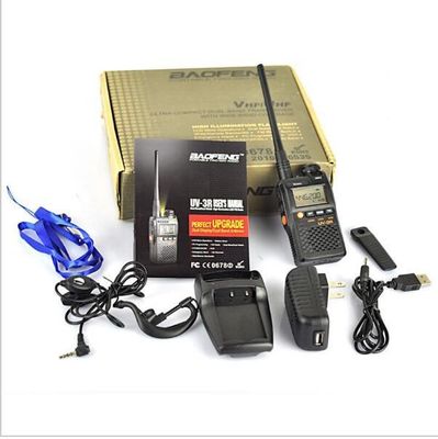 Walkie-talkie UV-3R Long Range Dual Band UHF VHF Handy Two Way Radio met LCD-display