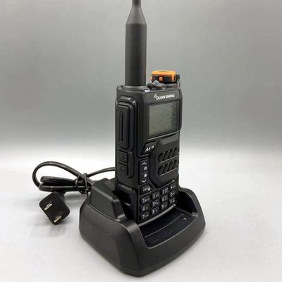 Dual Band High Power Walkie Talkie Style VHF/UHF Two Way Radio met 3000mAh batterij