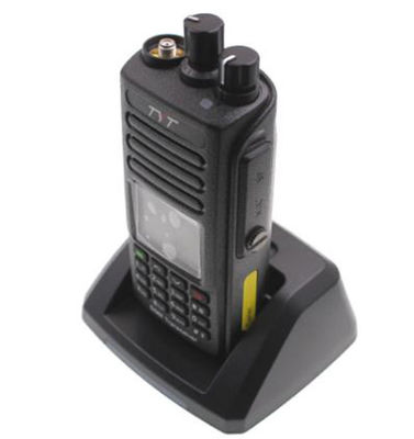 DMR Dual Band IP67 Waterdicht GPS Optioneel 100000 Contacten 131mm*61mm*36mm Digitale Radio