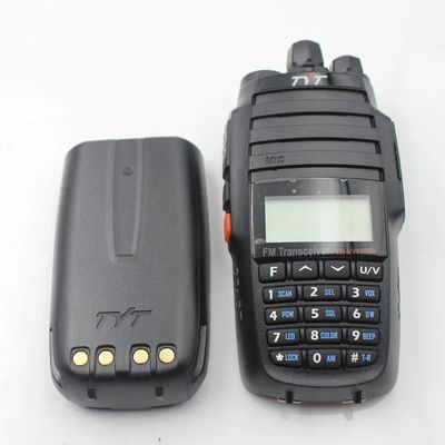 Lichte VHF-UHF-dual-band-walkie-talkie met 10 Watt cross-band-repeaterfunctie