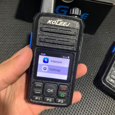 Handheld 4G Walkie Talkie met GPS WCDMA SIM-kaart WiFi Bluetooth en Zello Wireless