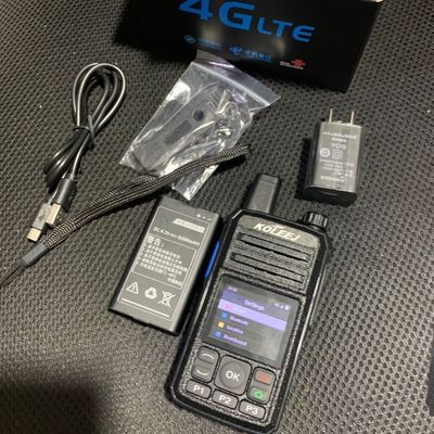 Handheld 4G Walkie Talkie met GPS WCDMA SIM-kaart WiFi Bluetooth en Zello Wireless