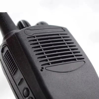 UHF/VHF digitale radio handheld walkie-talkie met lithium-ion batterij en 5-10 km talk range