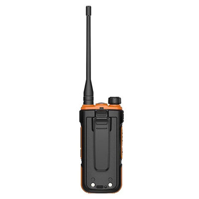 Dual Band Walkie Talkie Digital XIR P3688 DP1400 CP200D DEP450 met en Zwarte kleur