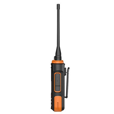 Dual Band Walkie Talkie Digital XIR P3688 DP1400 CP200D DEP450 met en Zwarte kleur