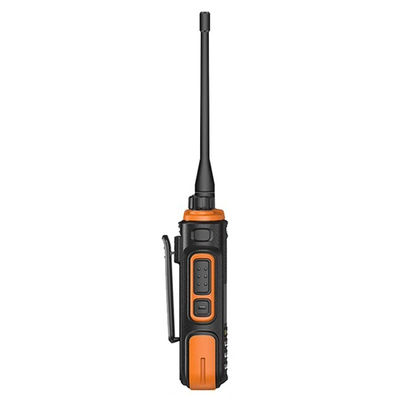 Dual Band Walkie Talkie Digital XIR P3688 DP1400 CP200D DEP450 met en Zwarte kleur