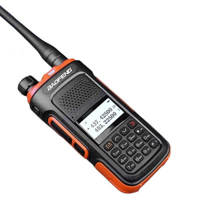 Dual Band Walkie Talkie Digital XIR P3688 DP1400 CP200D DEP450 met en Zwarte kleur