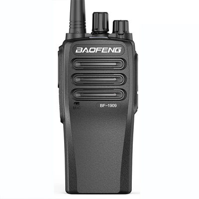 Zwarte draagbare draadloze walkie-talkie met een stabiel signaal en een valbestendige vormgeving